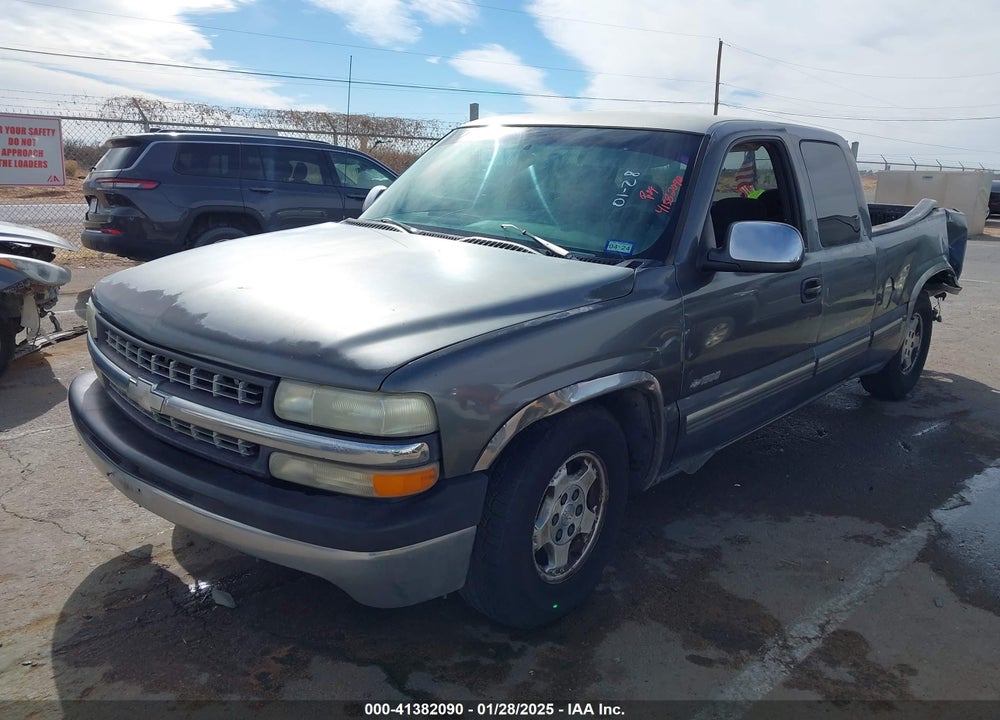 2000 CHEVROLET SILVERADO 1500 LS VIN: 2GCEC19T8Y1134321