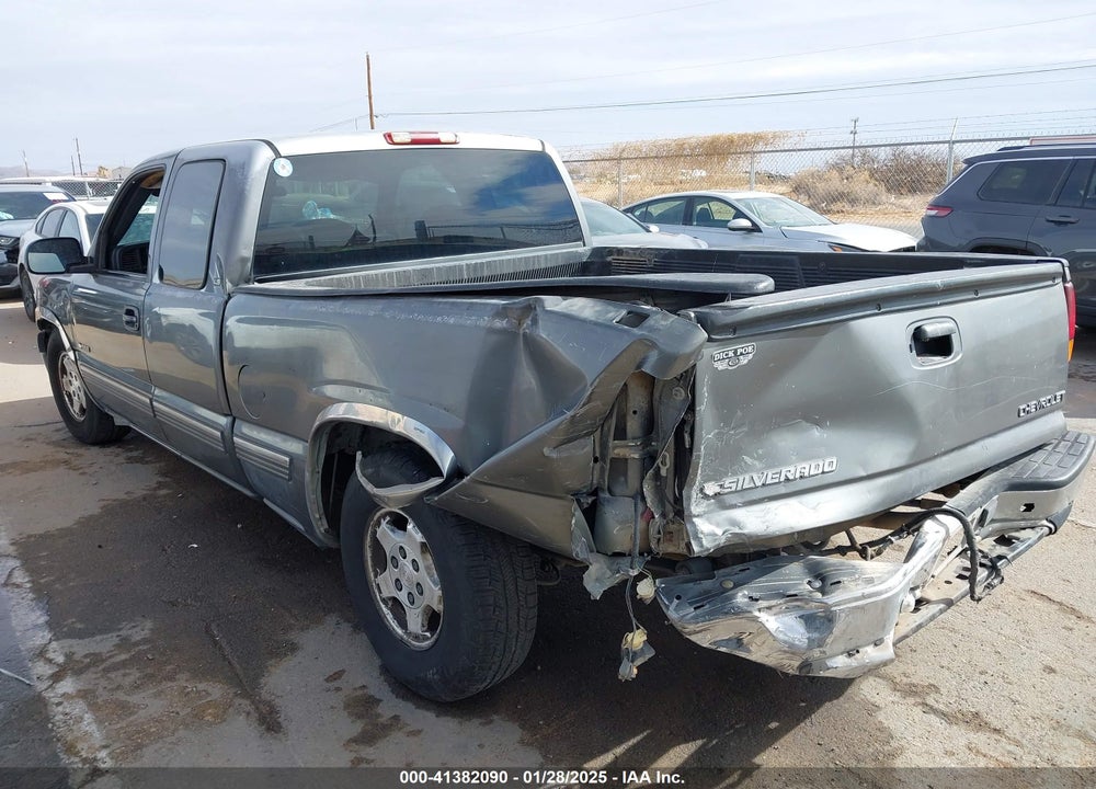 2000 CHEVROLET SILVERADO 1500 LS VIN: 2GCEC19T8Y1134321