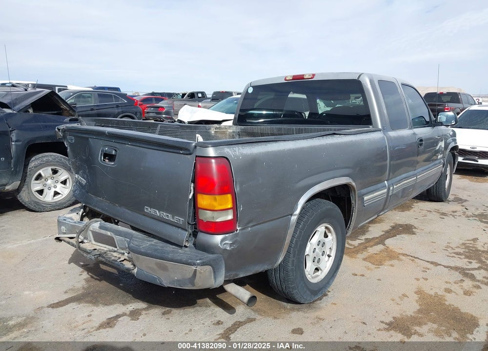 2000 CHEVROLET SILVERADO 1500 LS VIN: 2GCEC19T8Y1134321