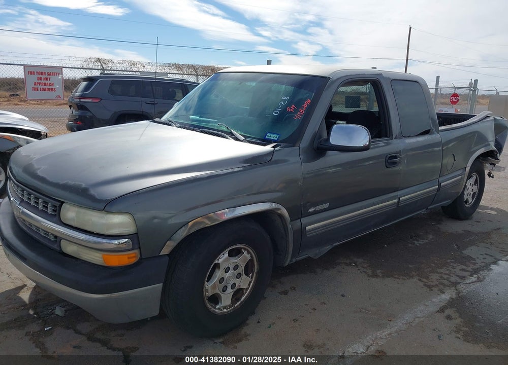 2000 CHEVROLET SILVERADO 1500 LS VIN: 2GCEC19T8Y1134321