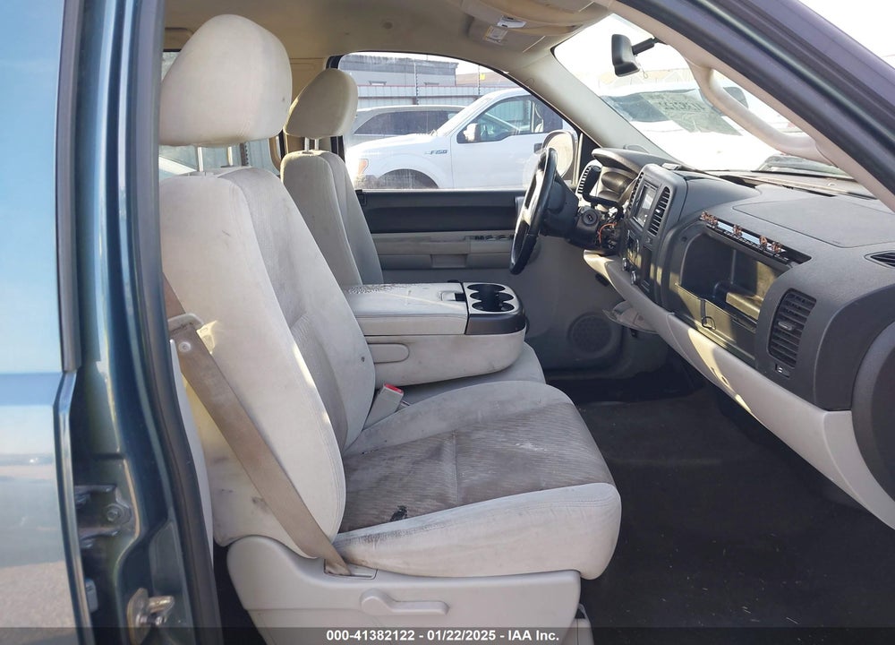 2009 CHEVROLET SILVERADO 1500 LT VIN: 3GCEC23029G266018