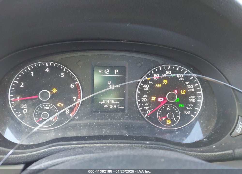 2013 VOLKSWAGEN PASSAT VIN: 1VWAP7A33DC048708