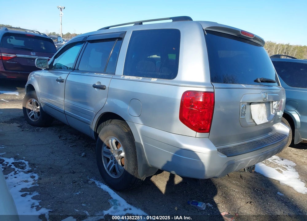 2005 HONDA PILOT EX VIN: 5FNYF18465B014623