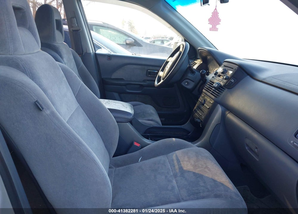 2005 HONDA PILOT EX VIN: 5FNYF18465B014623
