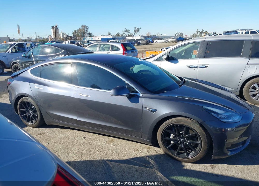 2018 TESLA MODEL 3 VIN: 5YJ3E1EA8JF008498