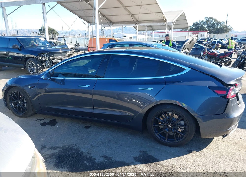 2018 TESLA MODEL 3 VIN: 5YJ3E1EA8JF008498