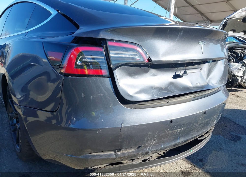 2018 TESLA MODEL 3 VIN: 5YJ3E1EA8JF008498