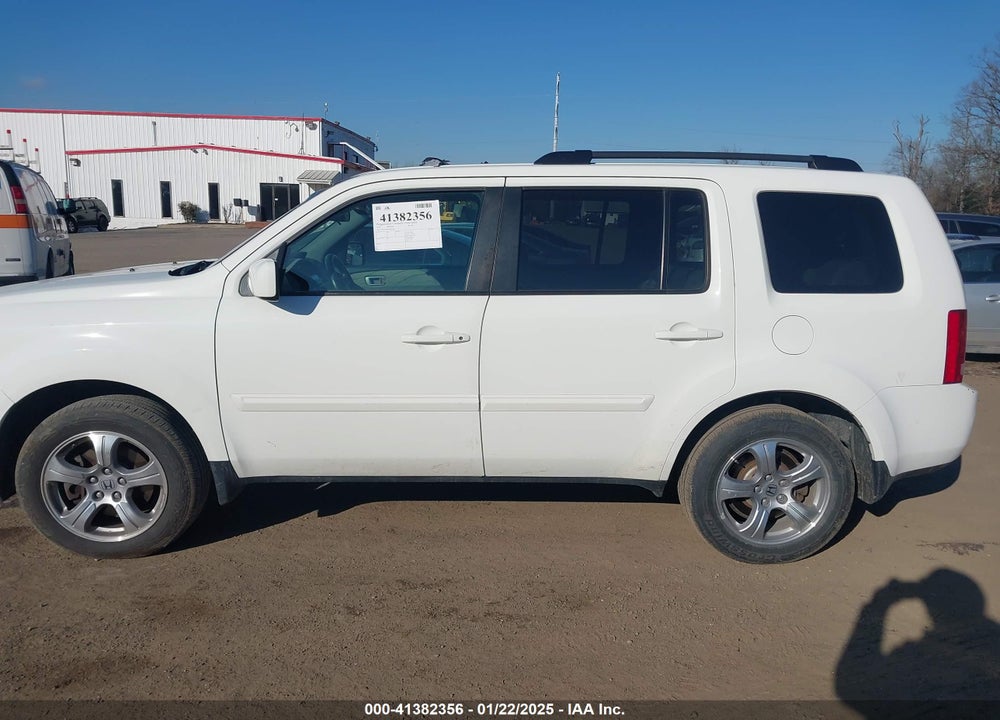 2015 HONDA PILOT EX VIN: 5FNYF4H43FB051664