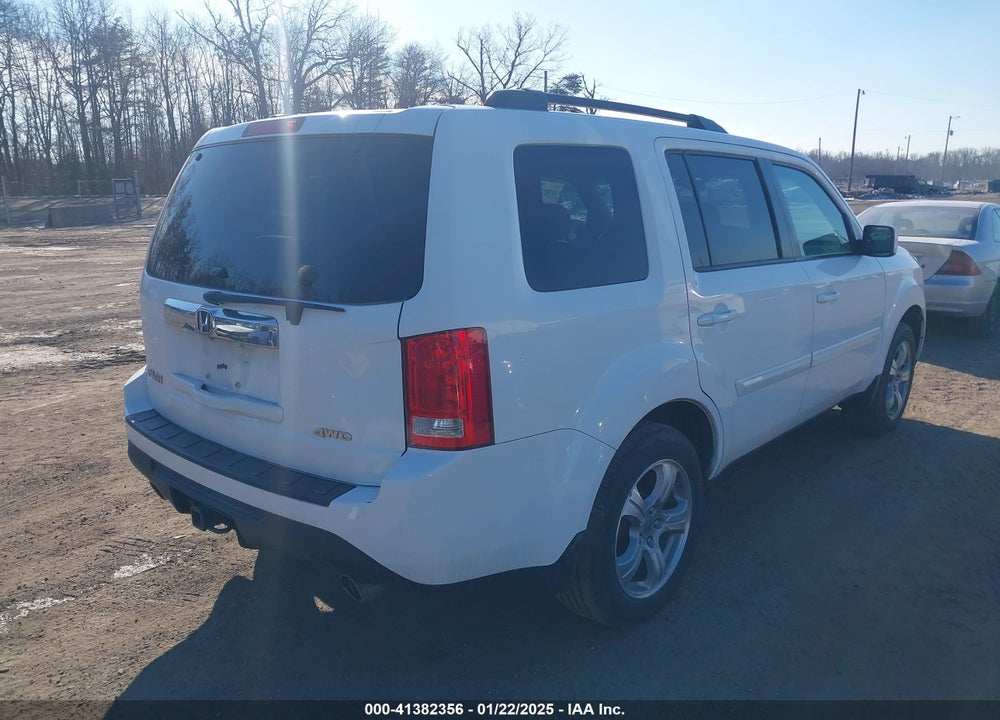 2015 HONDA PILOT EX VIN: 5FNYF4H43FB051664