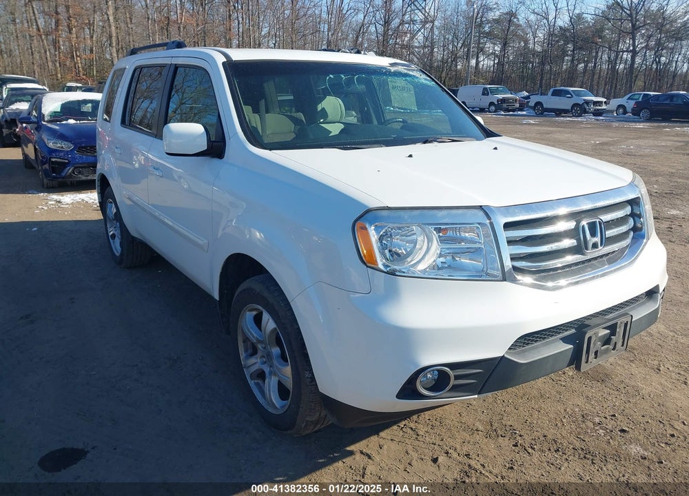 2015 HONDA PILOT EX VIN: 5FNYF4H43FB051664