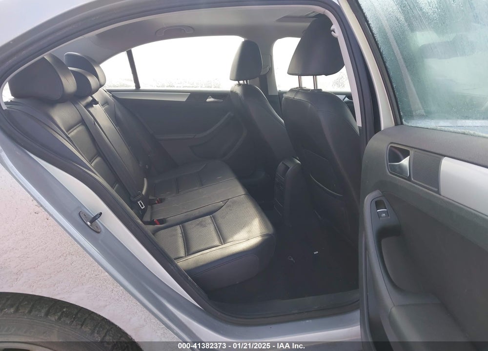 2014 VOLKSWAGON JETTA VIN: 3VWD17AJ8EM315113