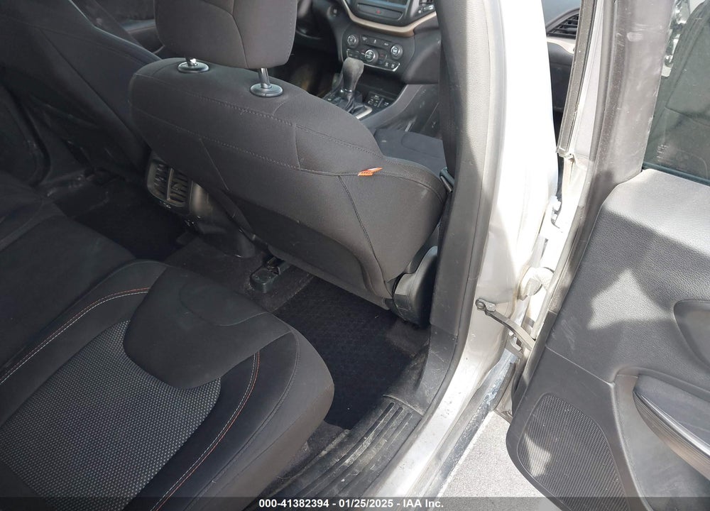 2017 JEEP CHEROKEE VIN: 1C4PJMCB0HW509286
