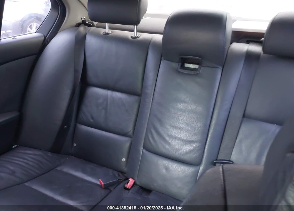 2007 BMW 525I VIN: WBANE53557CW62982