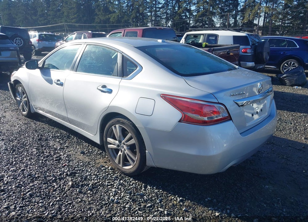 2013 NISSAN ALTIMA VIN: 1N4BL3AP5DN584942