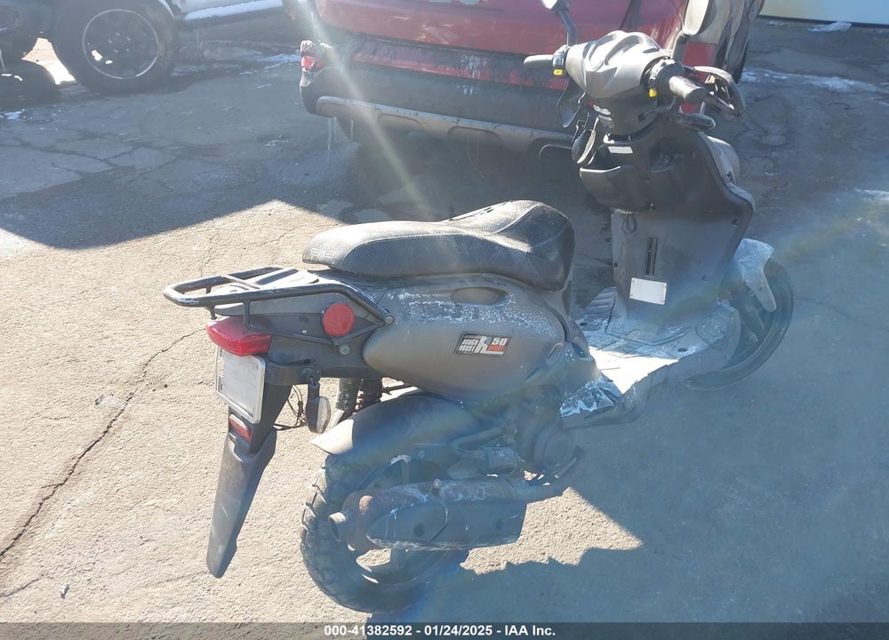 2021 GENUINE SCOOTER CO. ROUGHHOUSE 50 VIN: RFVPMP200M1019274