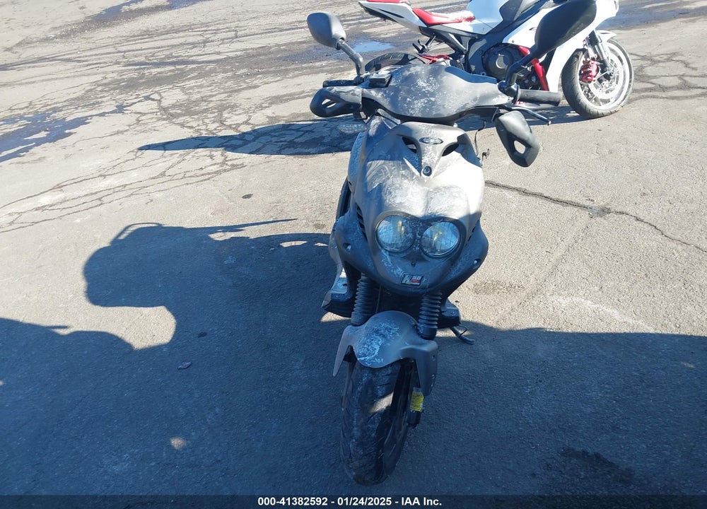 2021 GENUINE SCOOTER CO. ROUGHHOUSE 50 VIN: RFVPMP200M1019274