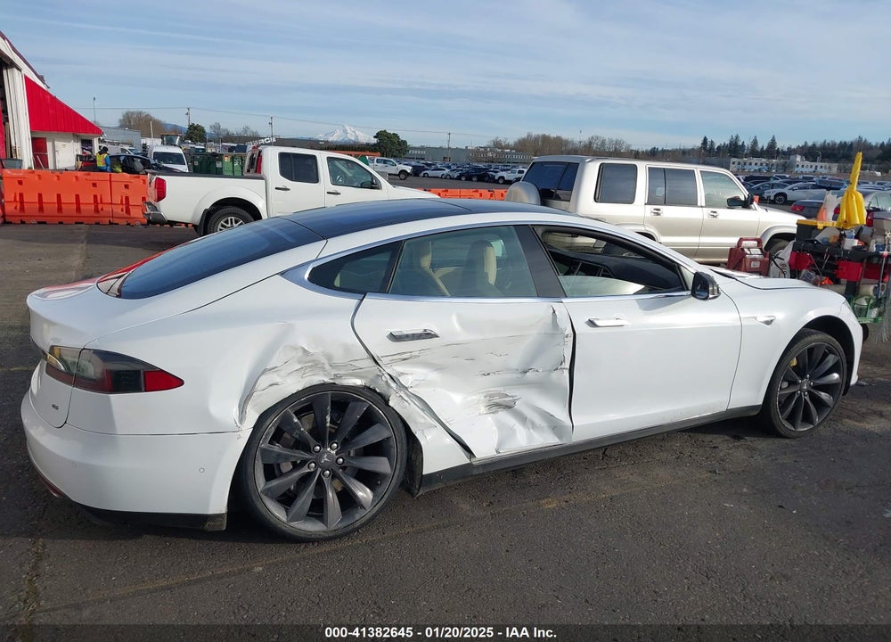 2014 TESLA MODEL S VIN: 5YJSA1H1XEFP62494