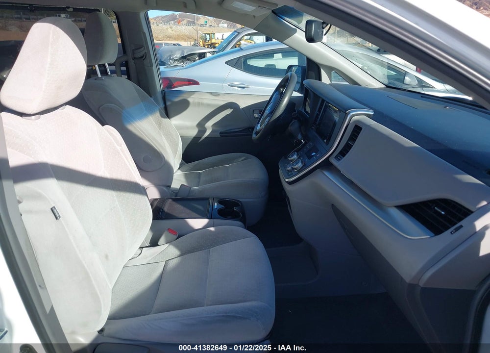 2015 TOYOTA SIENNA LE 8 PASSENGER VIN: 5TDKK3DC0FS541189