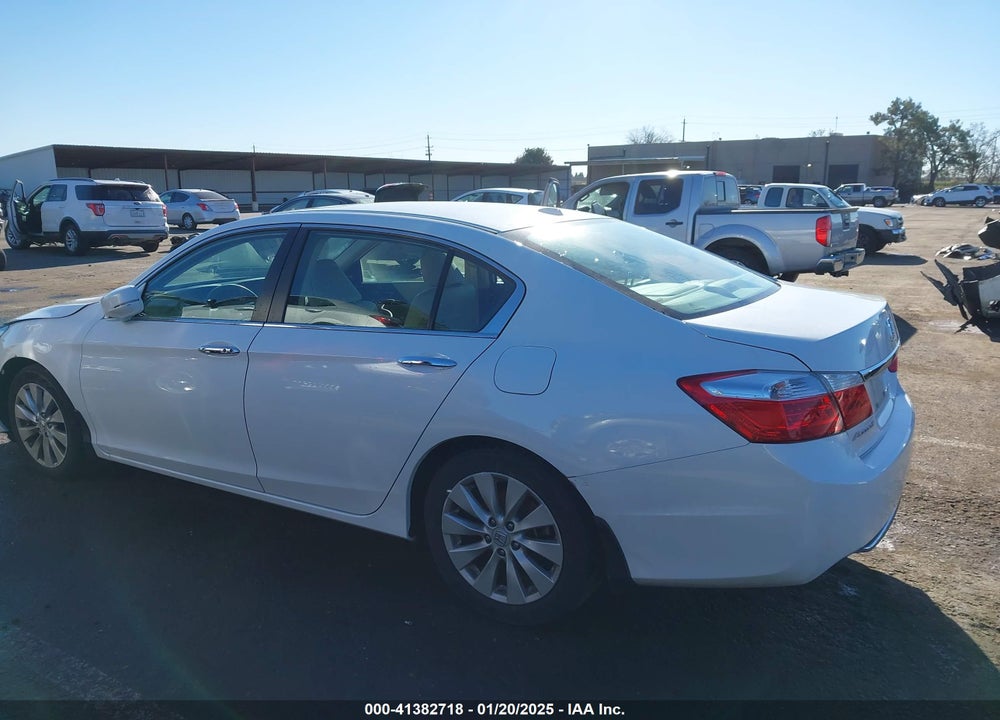 2015 HONDA ACCORD VIN: 1HGCR2F84FA175478
