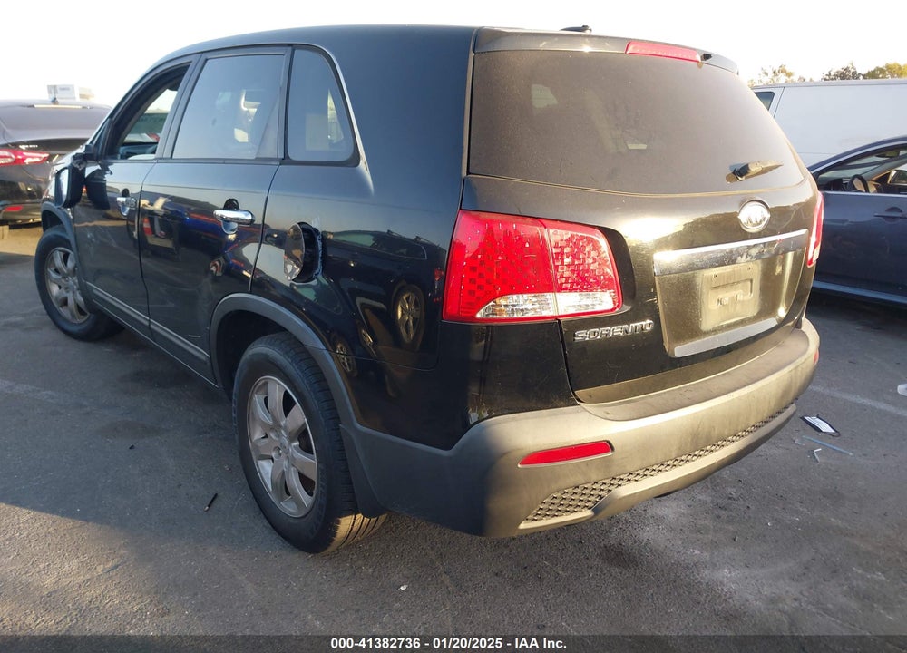 2012 KIA SORENTO LX VIN: 5XYKT3A10CG284303
