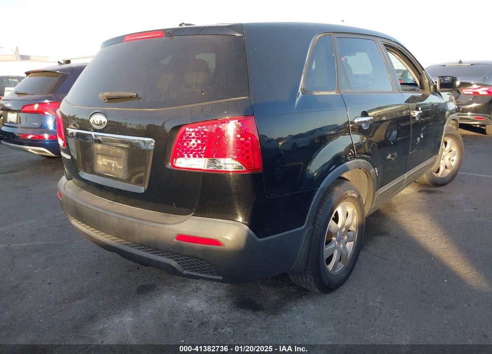 2012 KIA SORENTO LX VIN: 5XYKT3A10CG284303