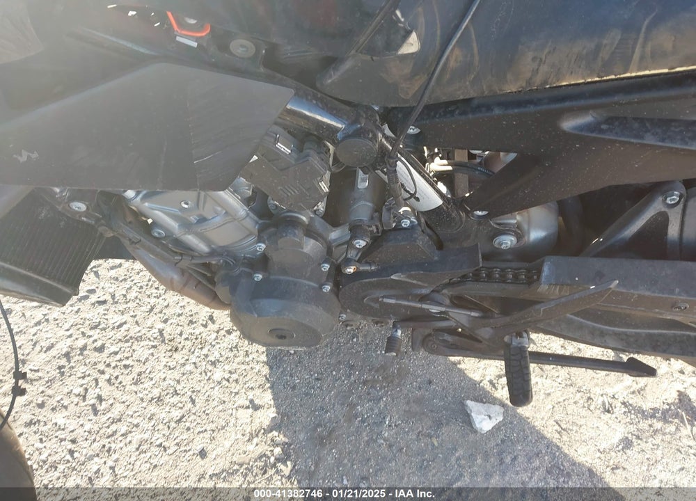 2022 KTM 890 DUKE R VIN: VBKTU9409NM829468