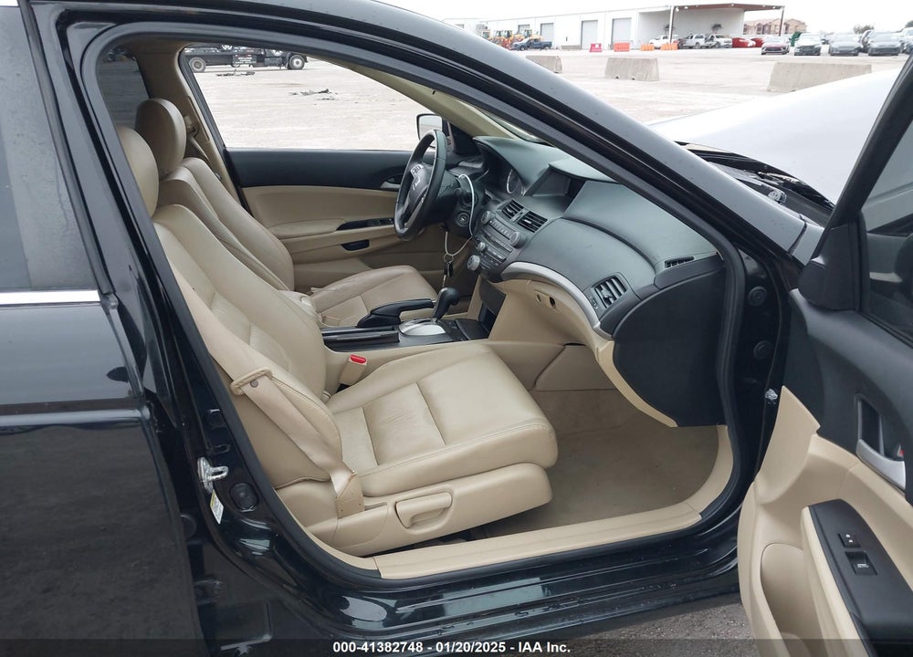 2011 HONDA ACCORD VIN: 1HGCP2F62BA131767
