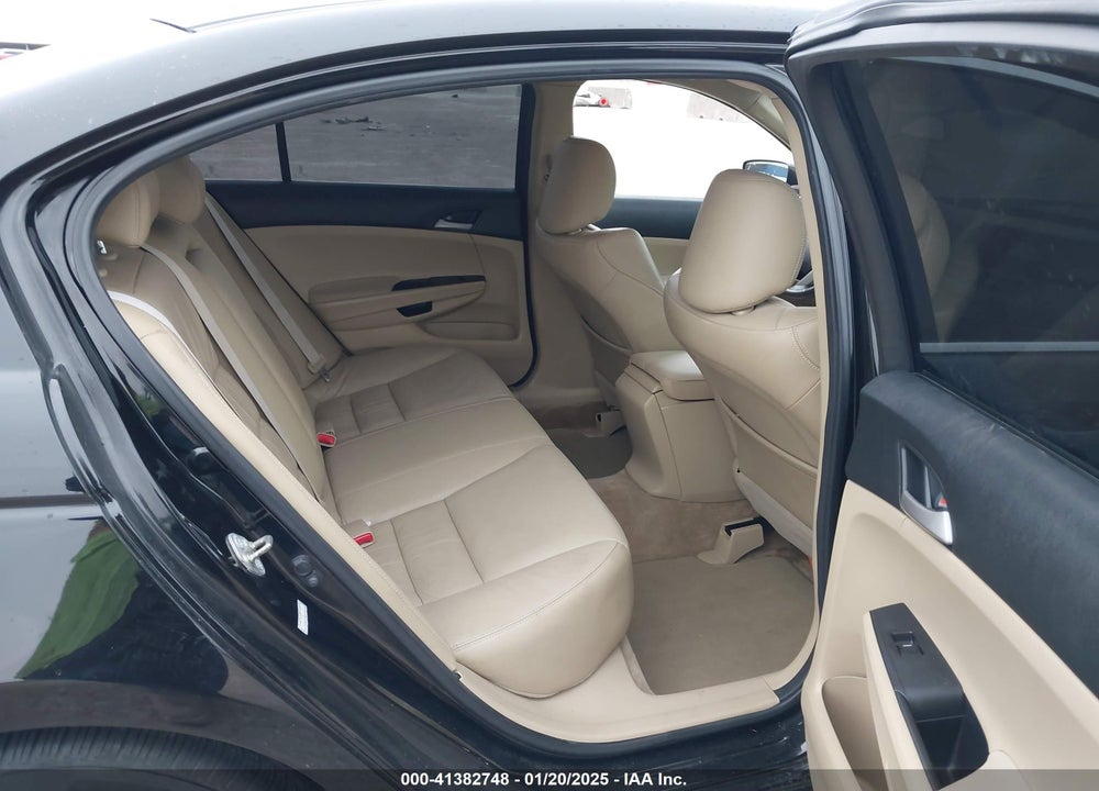 2011 HONDA ACCORD VIN: 1HGCP2F62BA131767
