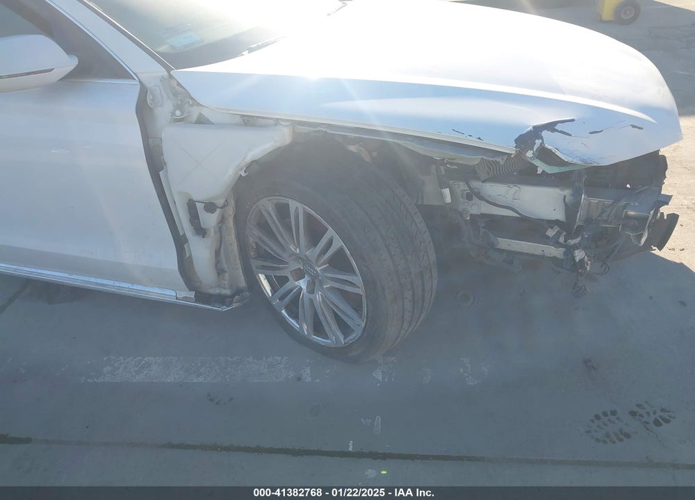 2014 AUDI A8 VIN: WAUAGAFD6EN005176