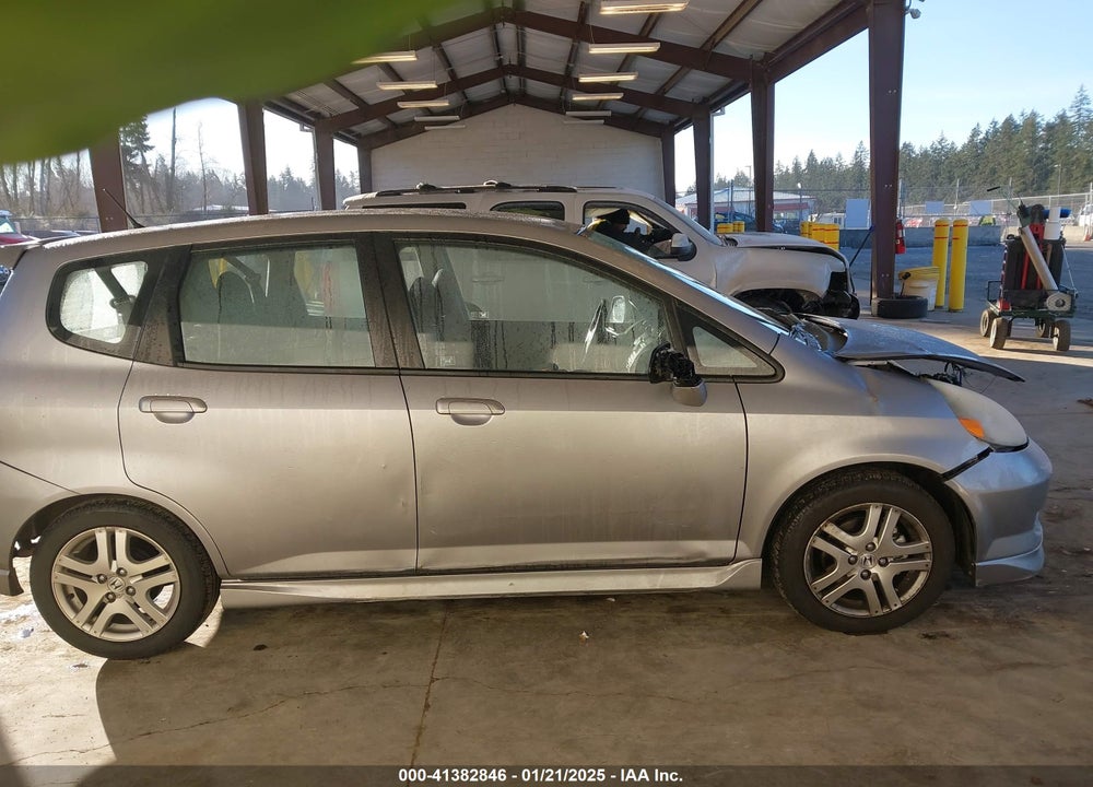2007 HONDA FIT VIN: JHMGD38657S034509