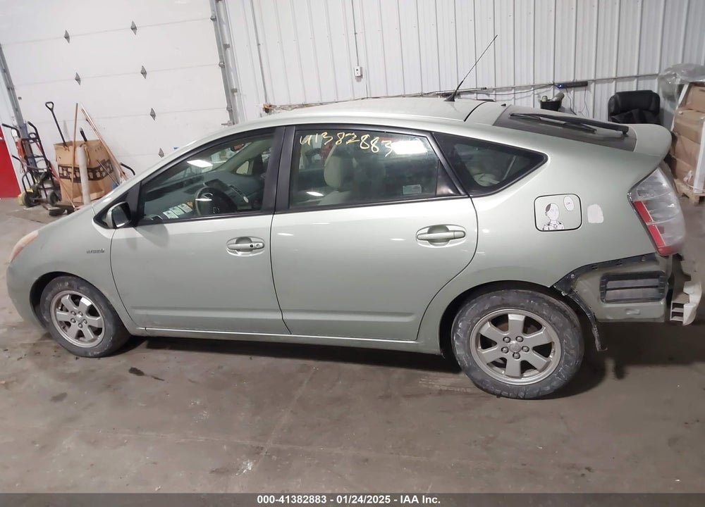 2008 TOYOTA PRIUS VIN: JTDKB20U087775516
