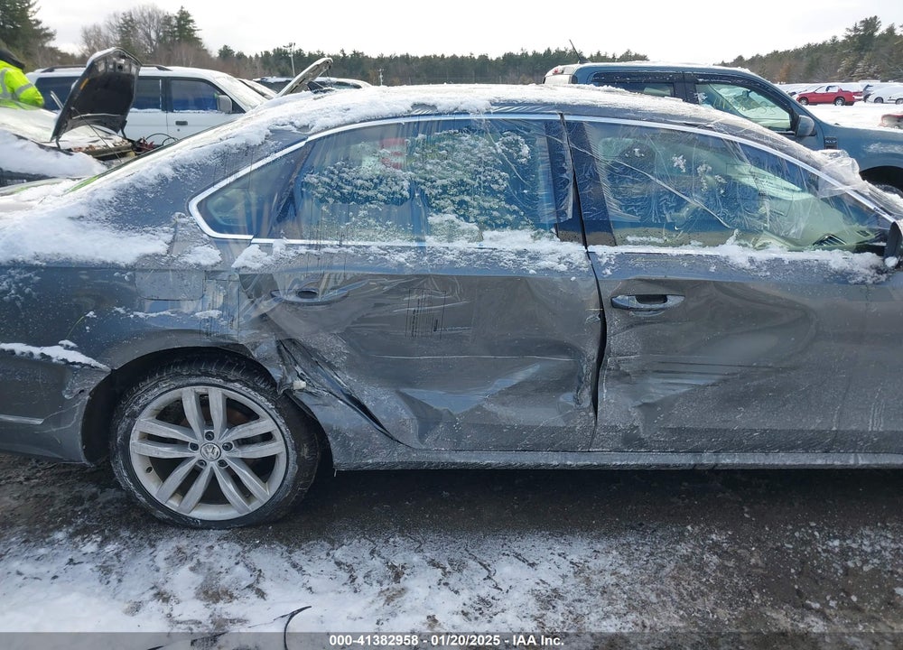 2018 VOLKSWAGEN PASSAT VIN: 1VWBA7A35JC031071