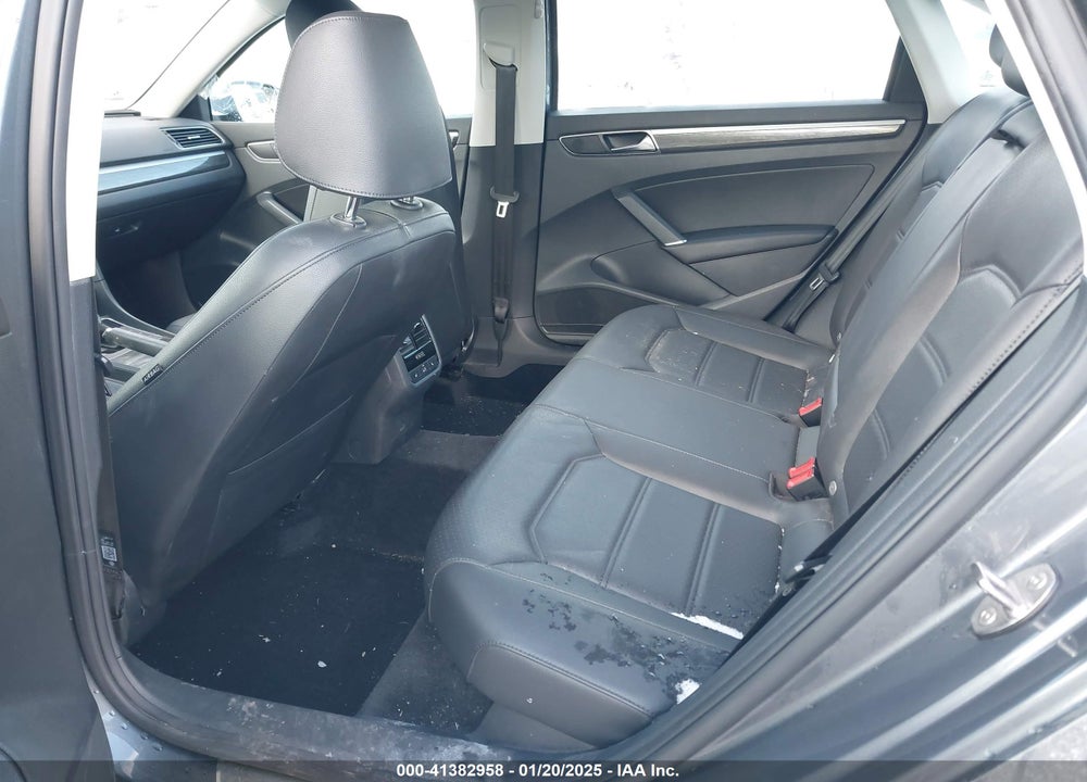 2018 VOLKSWAGEN PASSAT VIN: 1VWBA7A35JC031071