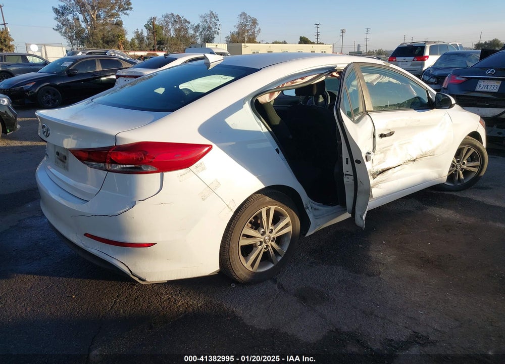 2018 HYUNDAI ELANTRA VIN: 5NPD84LF6JH304276