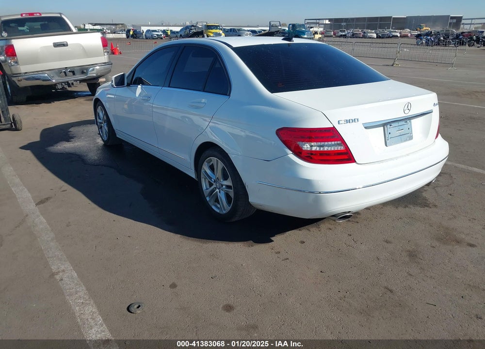 2013 MERCEDES-BENZ C 300 VIN: WDDGF8AB1DR271393
