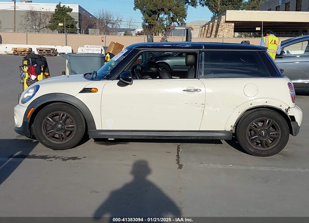 2012 MINI COOPER VIN: WMWSU3C56CT254981