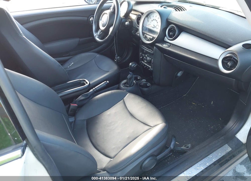 2012 MINI COOPER VIN: WMWSU3C56CT254981