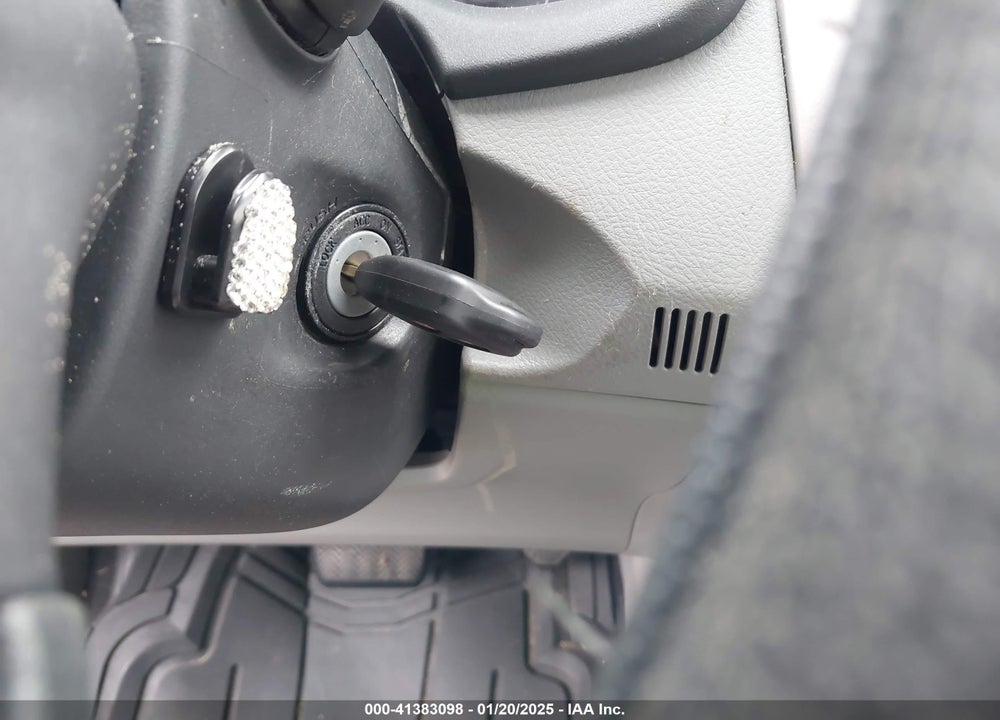 2013 TOYOTA COROLLA L VIN: 5YFBU4EEXDP188711