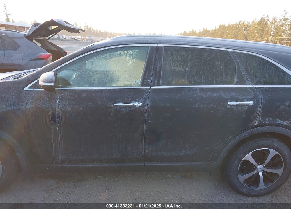 2018 KIA SORENTO 3.3L EX VIN: 5XYPH4A50JG390005