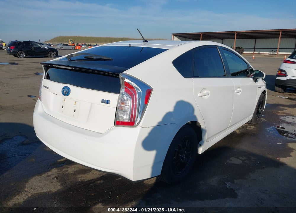 2015 TOYOTA PRIUS TWO VIN: JTDKN3DU9F1901461