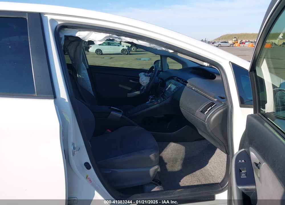 2015 TOYOTA PRIUS TWO VIN: JTDKN3DU9F1901461