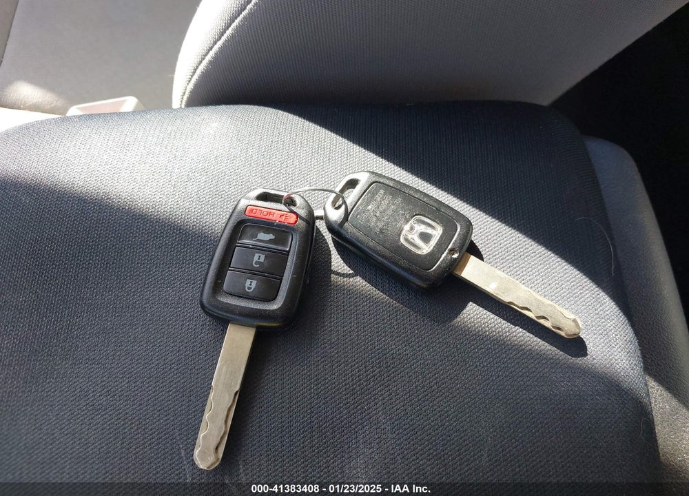 2015 HONDA CR-V LX VIN: 2HKRM3H32FH553207
