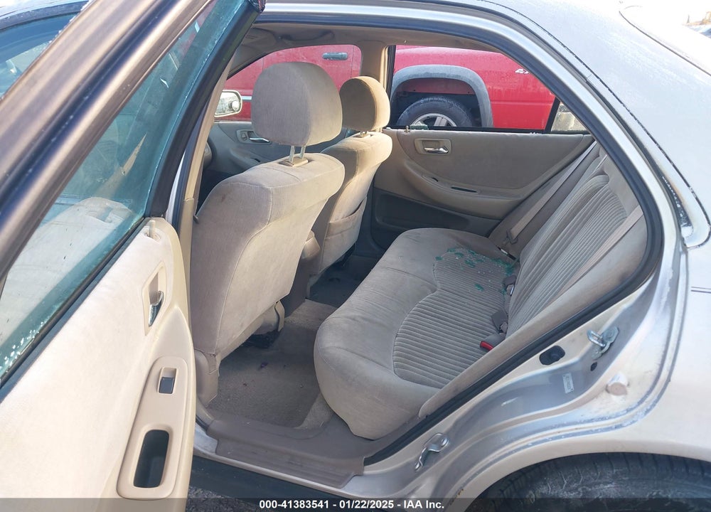 1998 HONDA ACCORD LX V6 VIN: 1HGCG1647WA022039