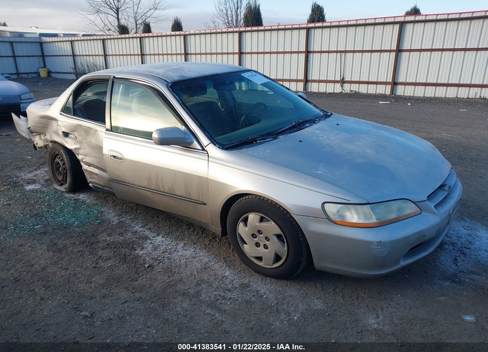 1998 HONDA ACCORD LX V6 VIN: 1HGCG1647WA022039