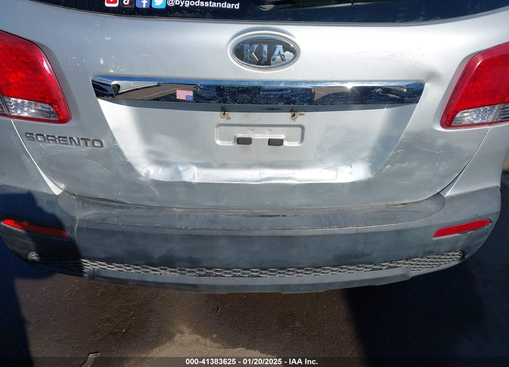 2013 KIA SORENTO LX V6 VIN: 5XYKT4A21DG402584