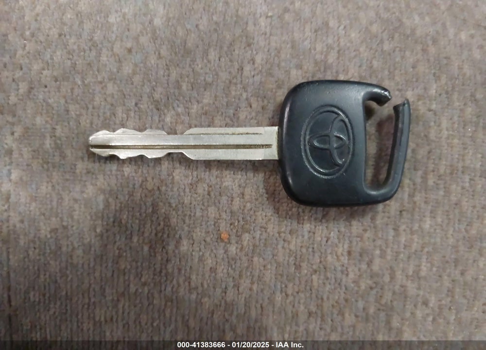 2000 TOYOTA CAMRY LE VIN: JT2BG22K6Y0401362