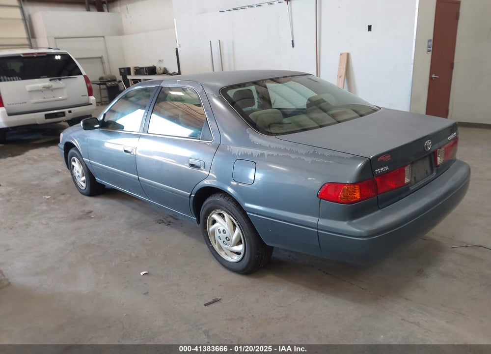 2000 TOYOTA CAMRY LE VIN: JT2BG22K6Y0401362
