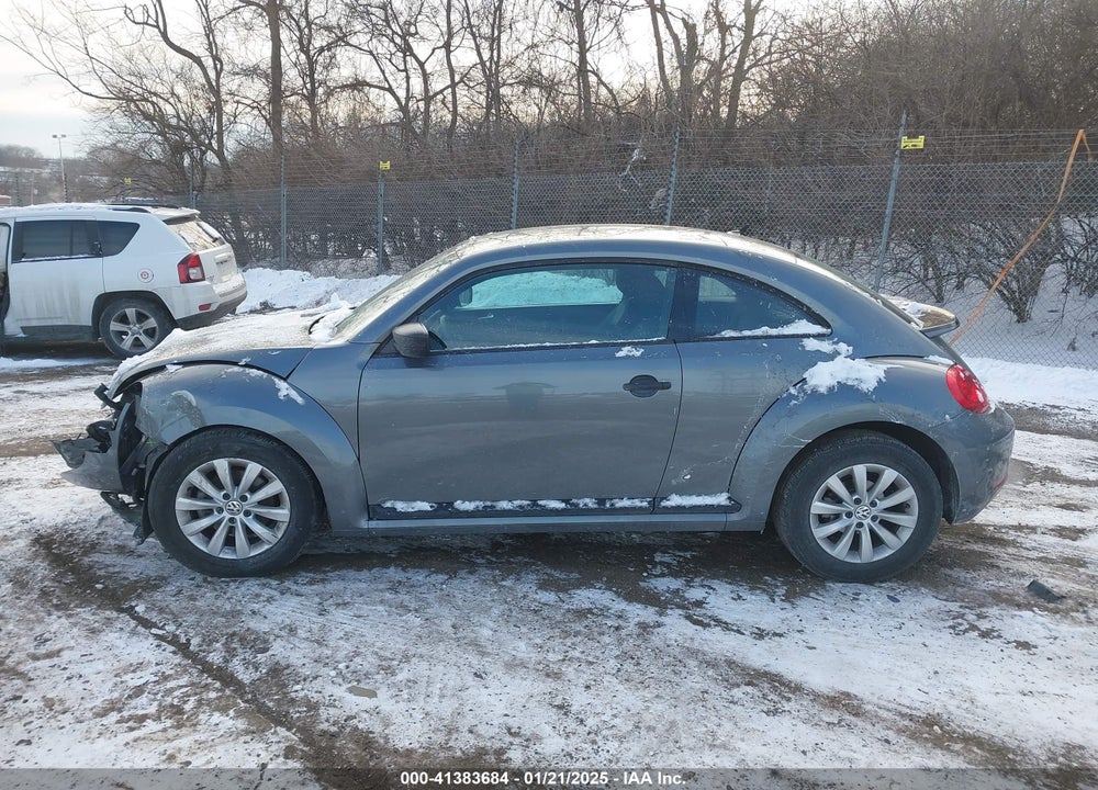 2016 VOLKSWAGEN BEETLE VIN: 3VWF17AT8GM636274