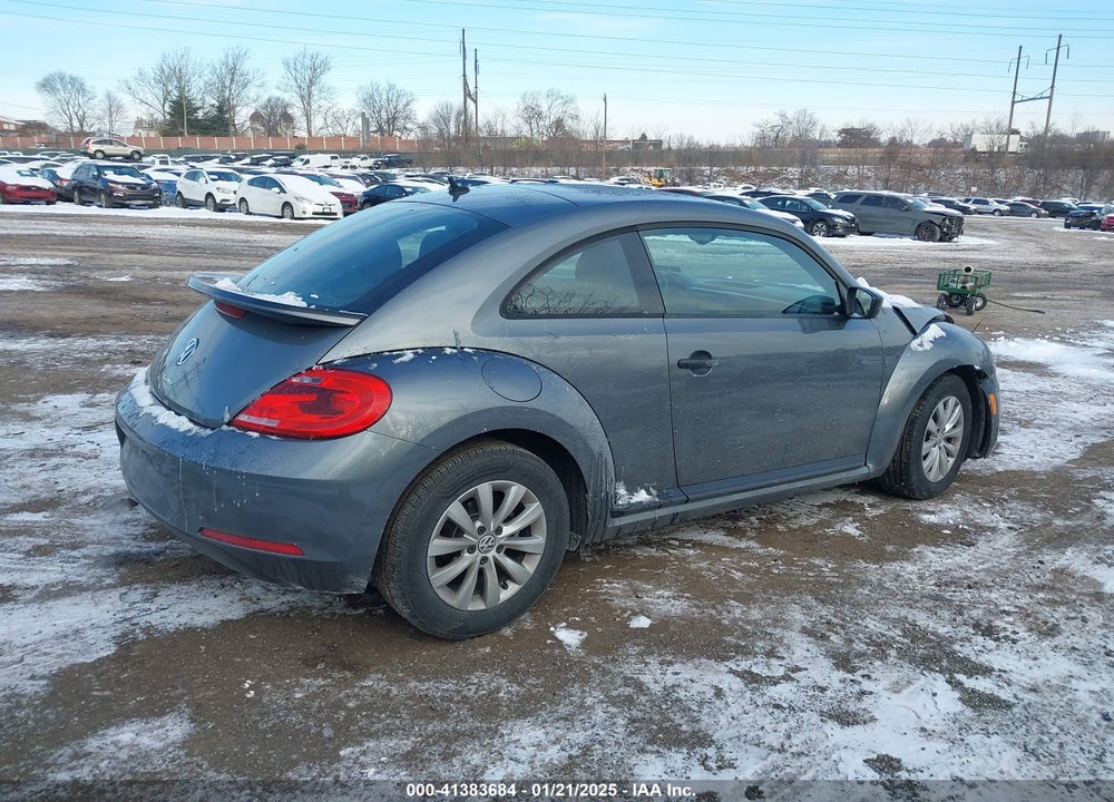 2016 VOLKSWAGEN BEETLE VIN: 3VWF17AT8GM636274