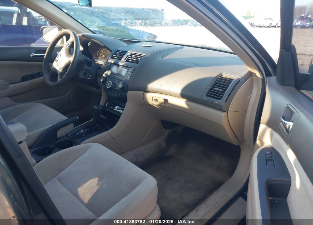 2004 HONDA ACCORD 2.4 LX VIN: 1HGCM563X4A054391